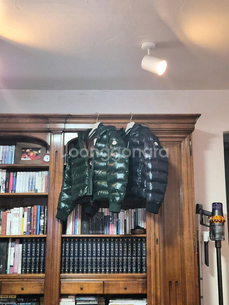 몽클레어 aubert 2 사이즈 초록색 (의류번호 9)--0