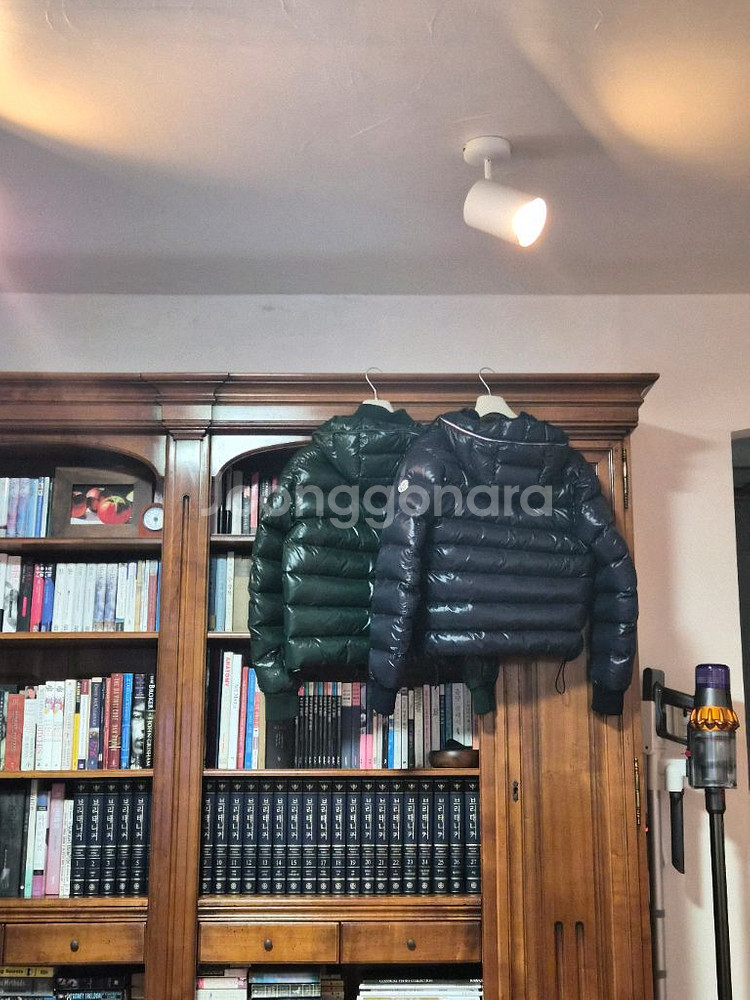 몽클레어 aubert 2 사이즈 초록색 (의류번호 9)--1