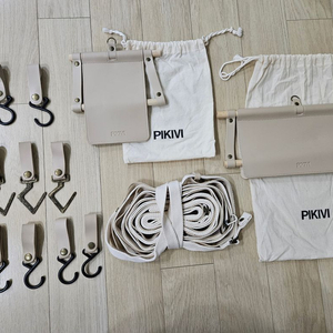 피키비 가죽걸이 세트(휴지,키친타월,행어걸이) 입니다.