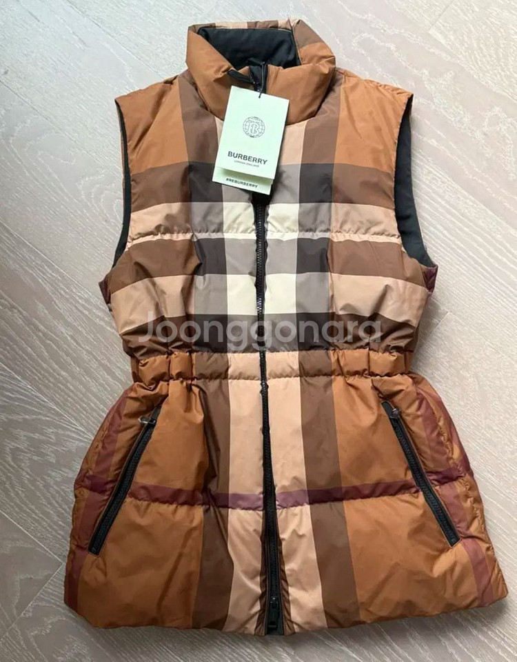 가격인하> 새상품 버버리 체크 구스패딩 베스트s--0