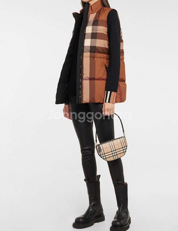 가격인하> 새상품 버버리 체크 구스패딩 베스트s--1