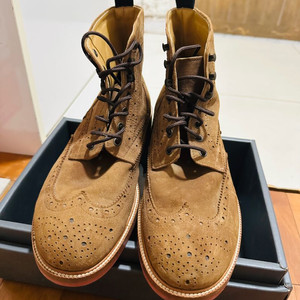 컬러콜라(COLORCOLLA) 스웨이드 윙팁 부츠(워커)