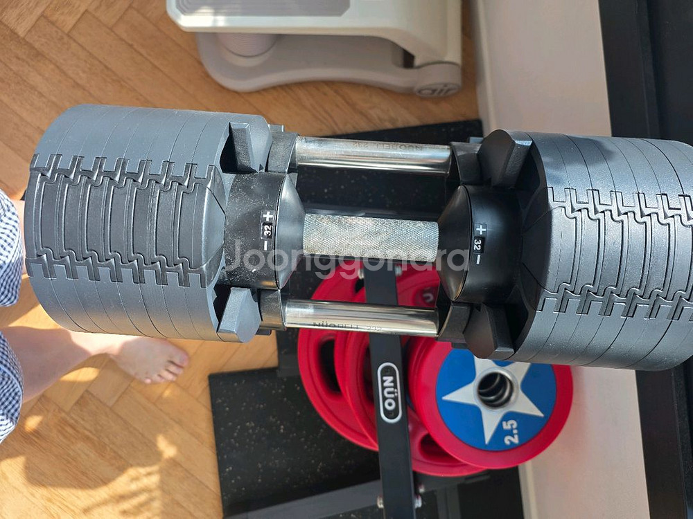 누오덤벨 32키로 거치대포함 팝니다.--1