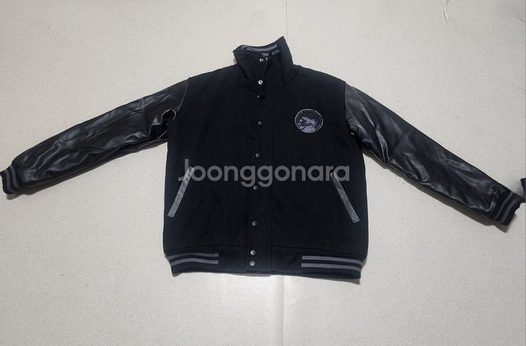 카라 바시티 자켓 팝니다 L사이즈--0