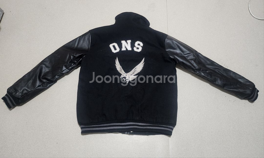 카라 바시티 자켓 팝니다 L사이즈--1