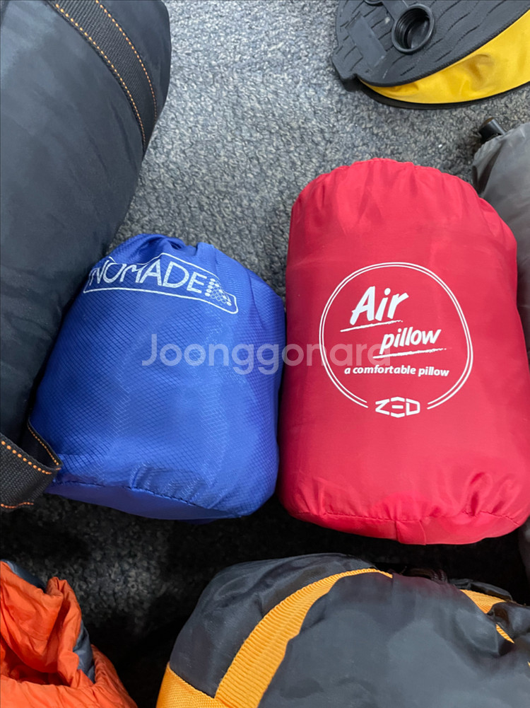 캠핑 침낭/베개/에어펌프 세트 코베아/등등 일괄--6