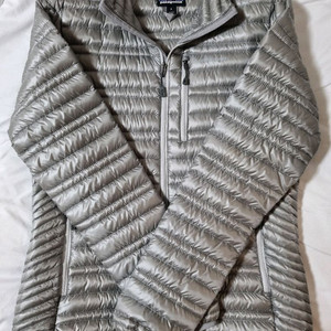 정품 파타고니아 초경량 구스패딩 재킷, 여성 S (거의새것)