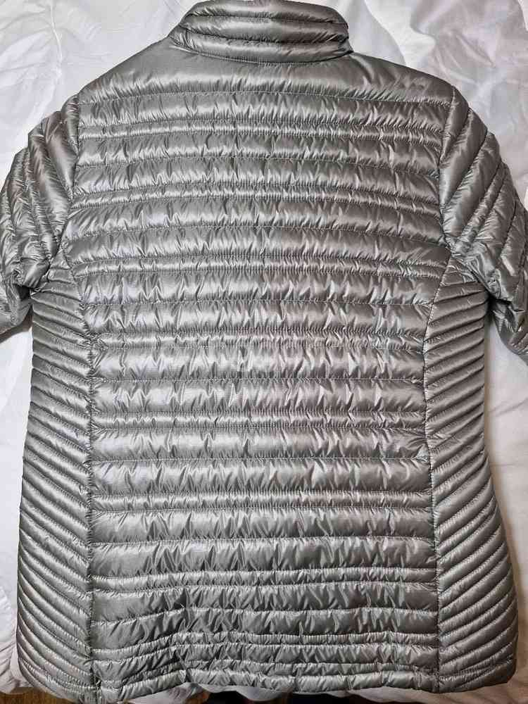 정품 파타고니아 초경량 구스패딩 재킷, 여성 S (거의새것)--4