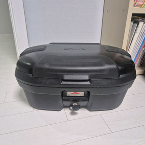 오토바이 기비 GIVI 탑박스 판매합니다.