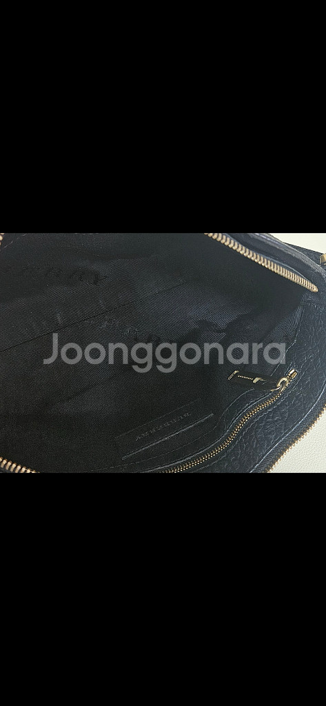 버버리 크로스백--8