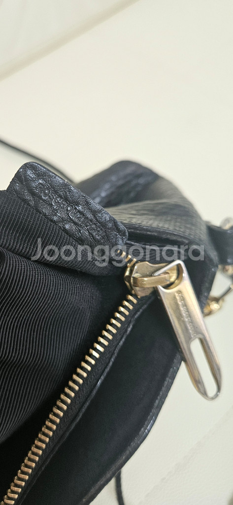 버버리 크로스백--6