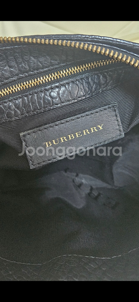 버버리 크로스백--9