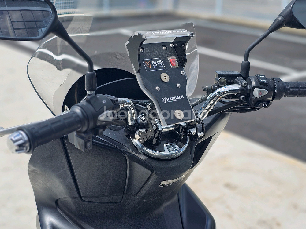 혼다PCX125/20년식/2만키로/145만원--4