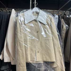 아위 화이트가죽 카라 베이지 자켓