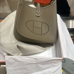 에르메스 미니 에블린 에토프 골드 (풀구성 원본인보이스)