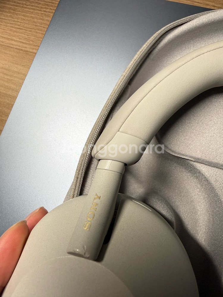 소니 WH-1000XM5 헤드폰--5