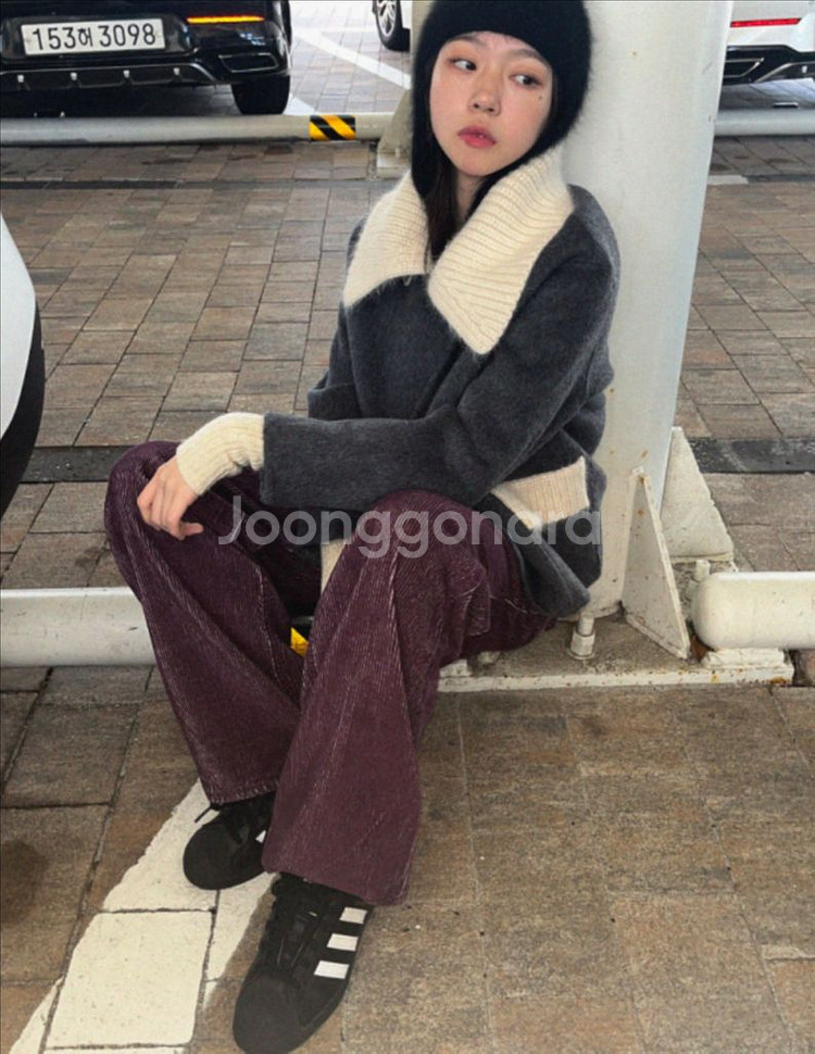 김아홉 니트 덕다운 패딩조끼, 코듀로이 팬츠--5