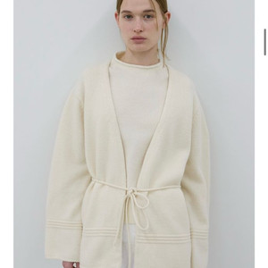 케리에르 울 니트 가디건 아이보리 컬러 / soft wool relaxed knit cardigan