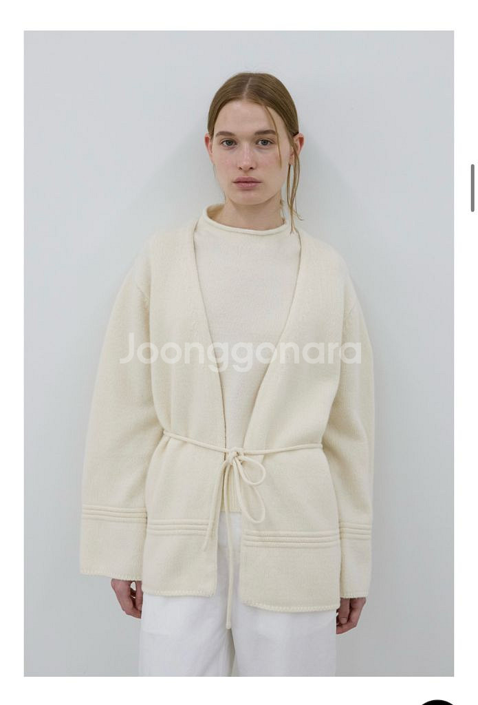 케리에르 울 니트 가디건 아이보리 컬러 / soft wool relaxed knit cardigan--6