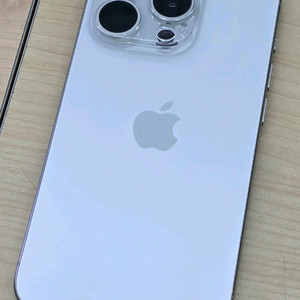 아이폰 15pro 256g 화이트 미국판(무음카메라)