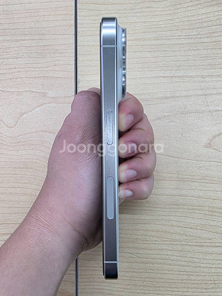 아이폰 15pro 256g 화이트 미국판(무음카메라)--5