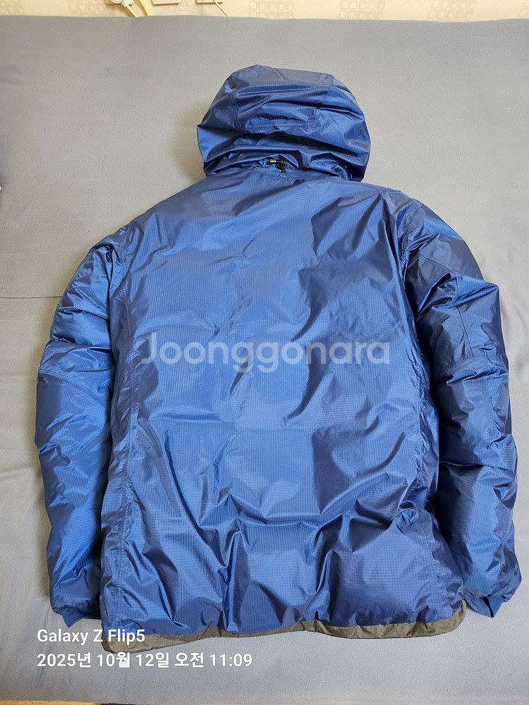 아크테릭스 고어텍스 초초경량패딩 105--1