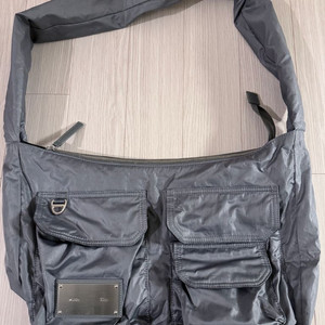 마뗑킴 나일론 크로스백 실버