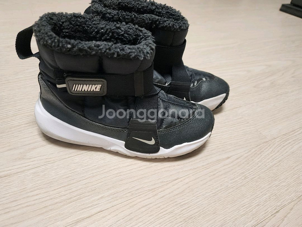 나이키키즈 패딩부츠 방한부츠 200사이즈--0