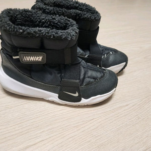 나이키키즈 패딩부츠 방한부츠 200사이즈
