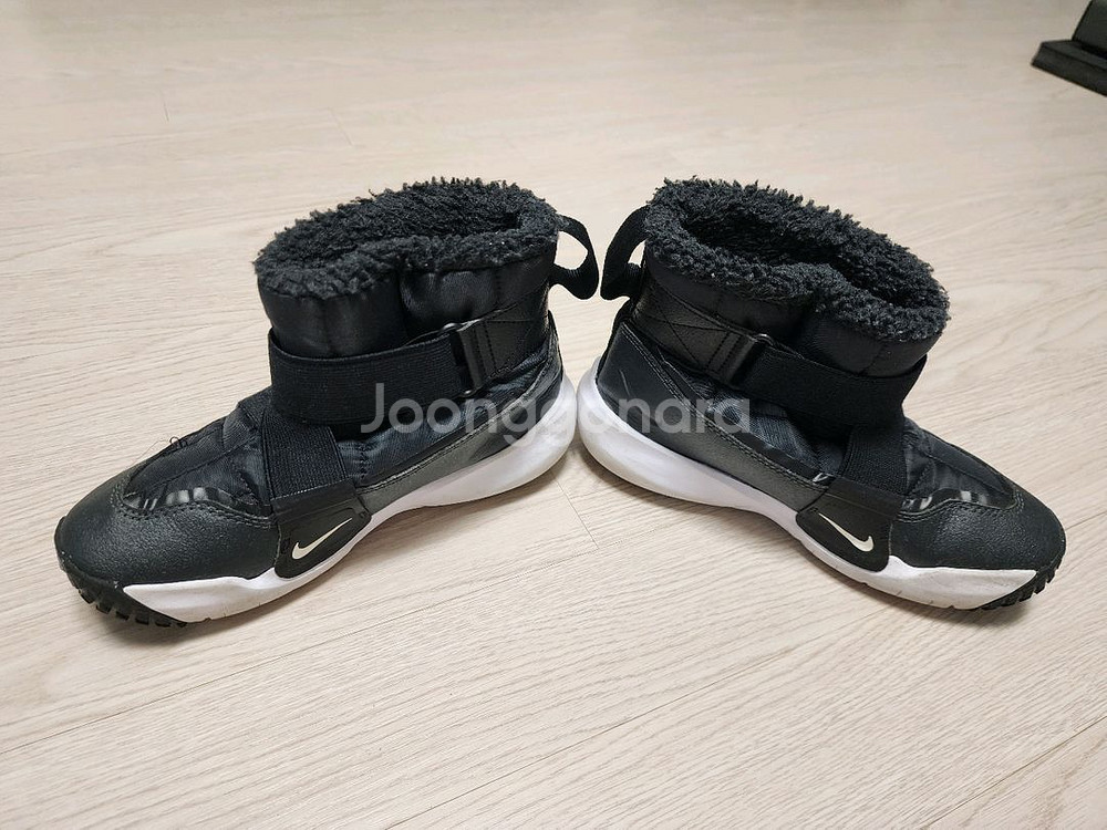 나이키키즈 패딩부츠 방한부츠 200사이즈--2