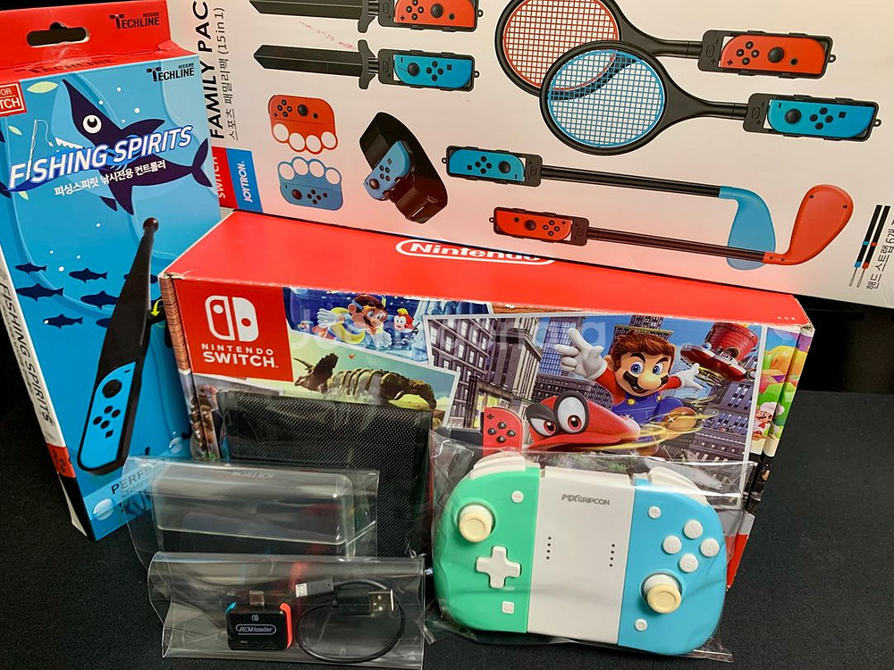 구형 닌텐도 스위치 박스 세트 + 악세사리 판매(택포)--0