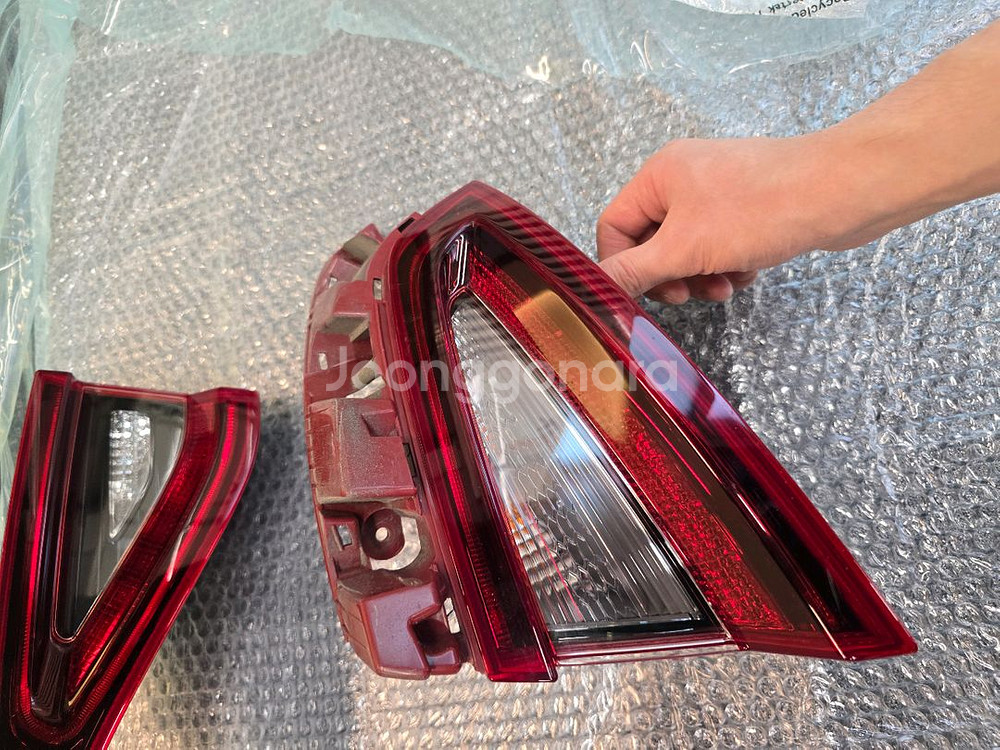 스팅어 전구형 테일램프 데루등 중앙 좌 우 한대분 팝니다--3