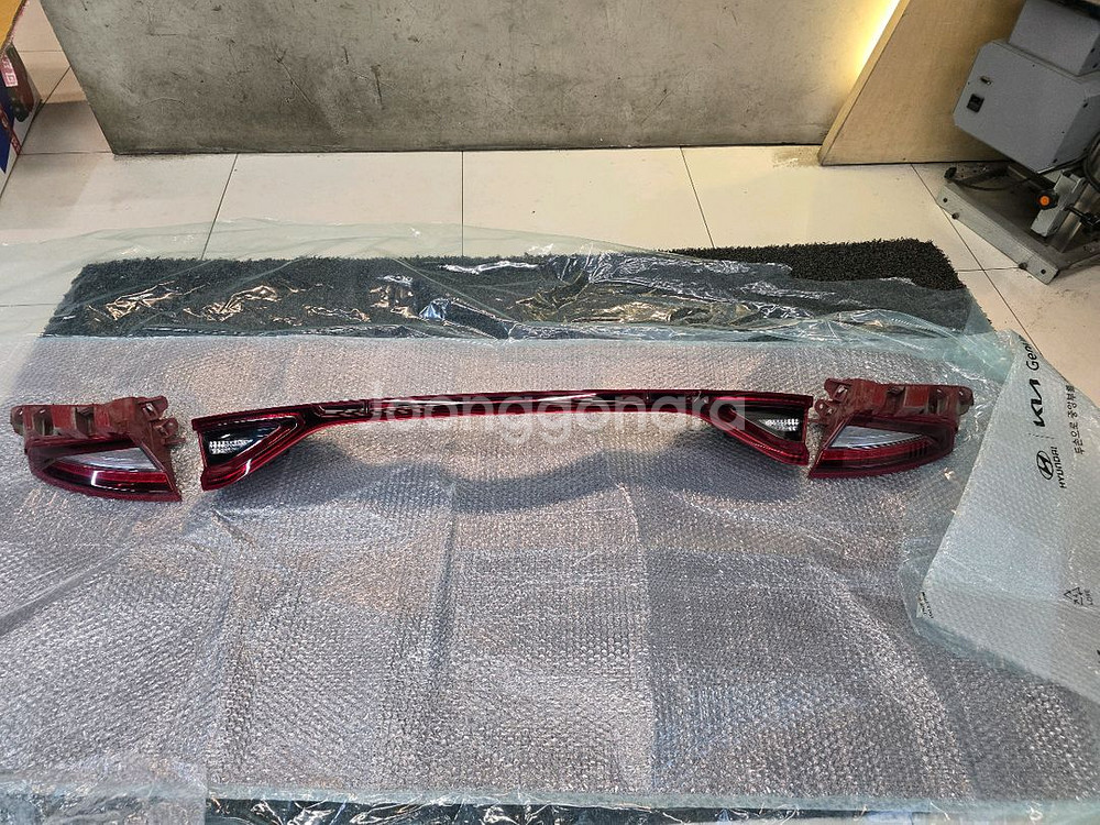 스팅어 전구형 테일램프 데루등 중앙 좌 우 한대분 팝니다--1