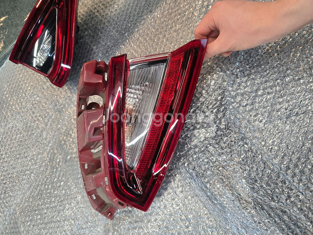 스팅어 전구형 테일램프 데루등 중앙 좌 우 한대분 팝니다--2