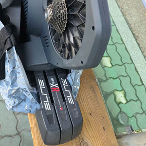 엘리트 디레토 XR 스마트 로라