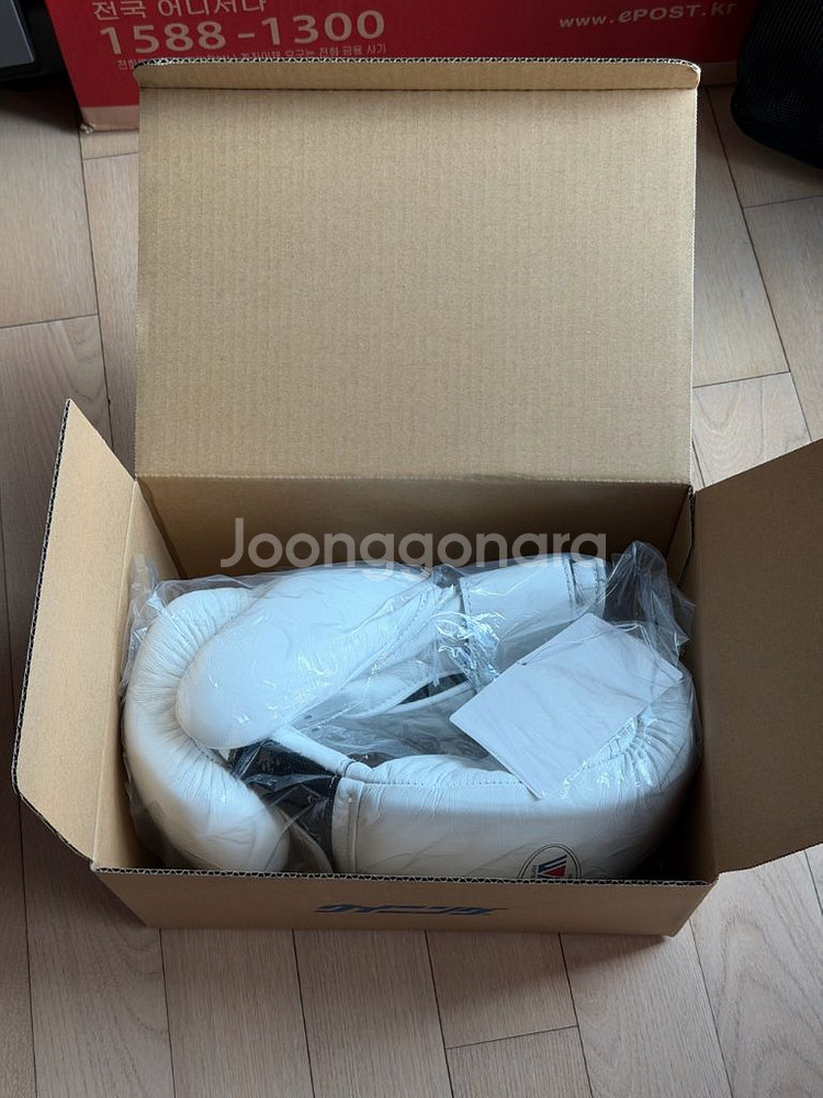 위닝 벨크로 글러브 10온스 화이트--5