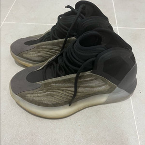 아디다스 이지퀀텀 바리움