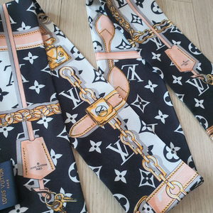 루이비 방도 루이 스카프 트윌리 모노그램 새상품