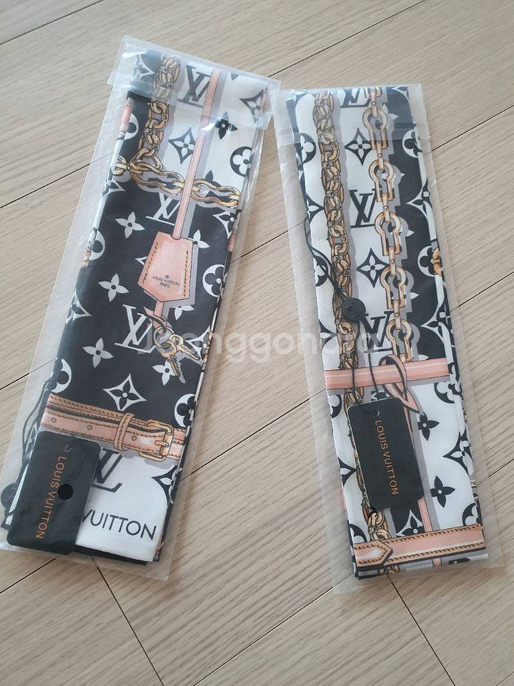 루이비 방도 루이 스카프 트윌리 모노그램 새상품--1