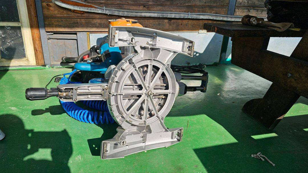 Makita마끼다 LS1018L 슬라이딩 각도 절단기 이미지