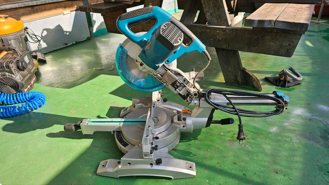 Makita마끼다 LS1018L 슬라이딩 각도 절단기--2