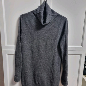 라우렐 캐시미어 니트 목폴라 터틀넥 히프길이