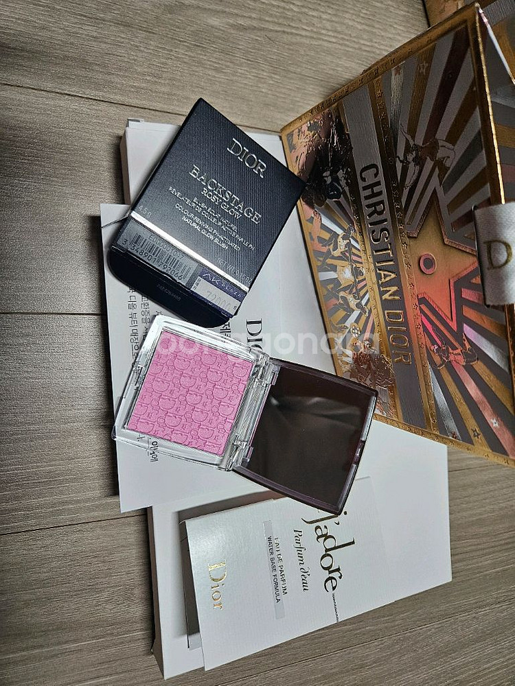 2025디올 홀리데이 스타리핑크 블러셔--3