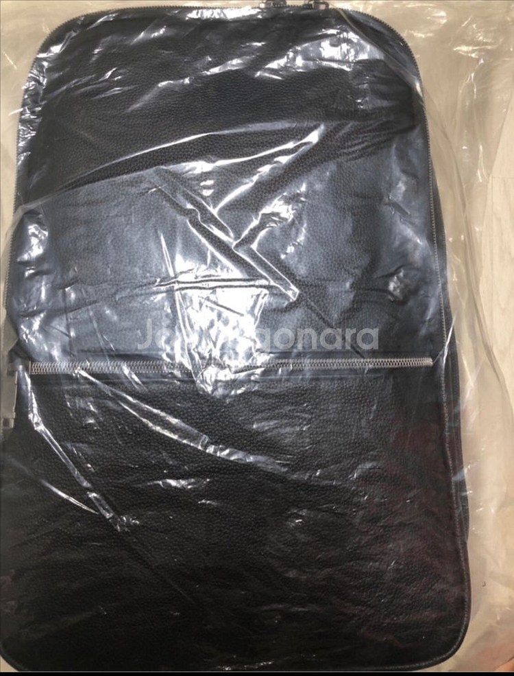 샘소나이트 슬림 백팩 126036 블랙 색상입니다--1