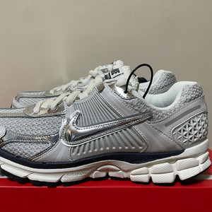 [W255] 우먼스 나이키 줌 보메로 5