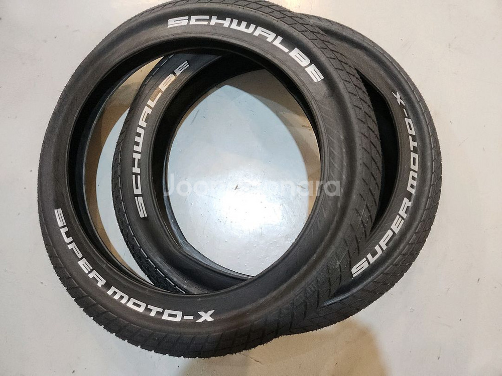 슈발베 슈퍼모토-X 타이어 20*4.0 20인치 팻타이어 2개--0