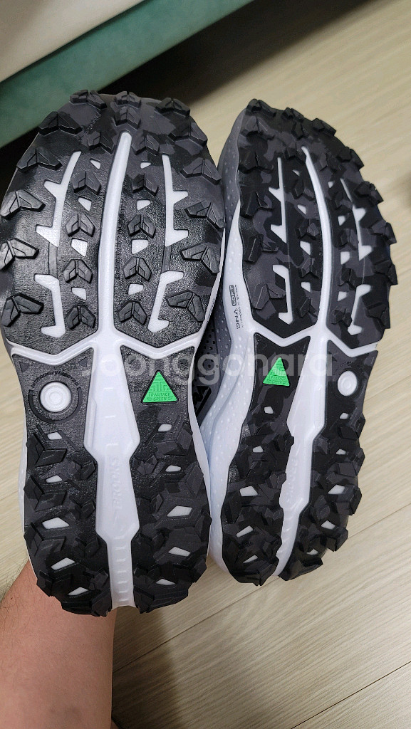 브룩스 트레일화 칼데라8 블랙 남성 270--2