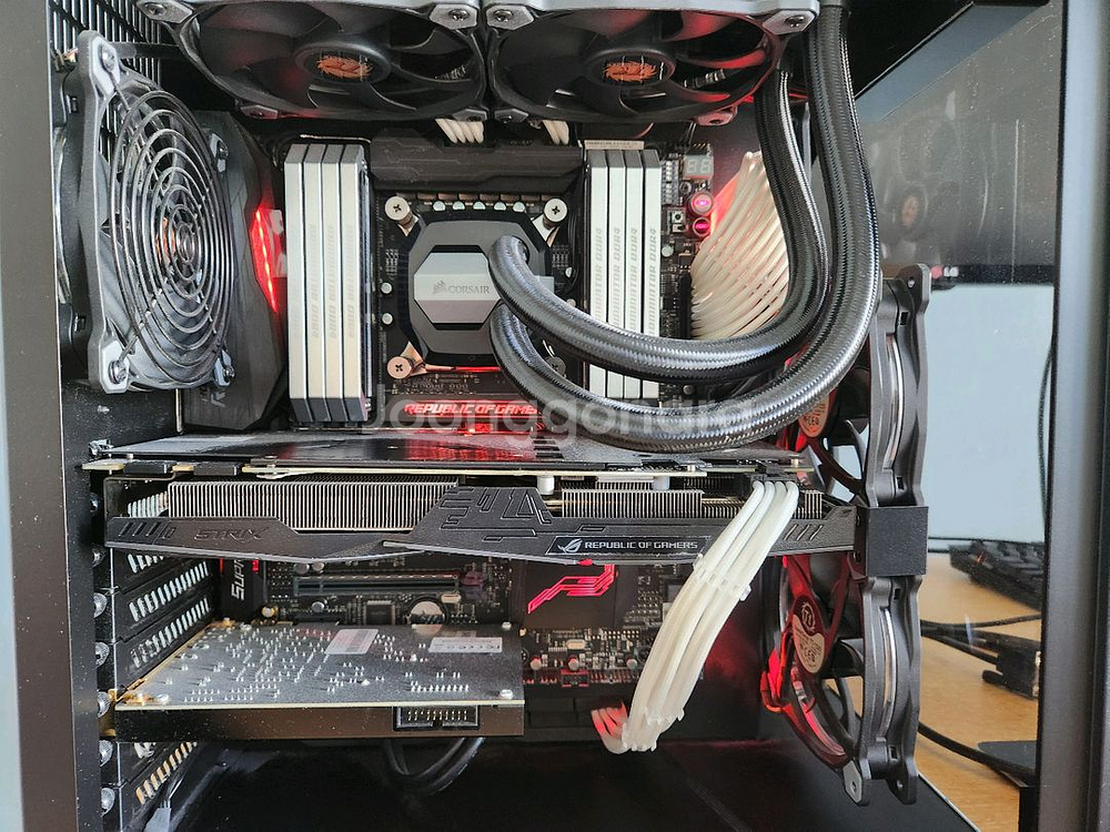 게이밍 PC 반본체 + 모니터 일체--2