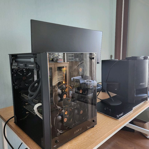 게이밍 PC 반본체 + 모니터 일체