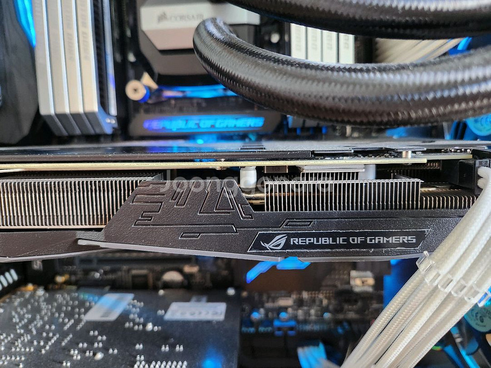 게이밍 PC 반본체 + 모니터 일체--4